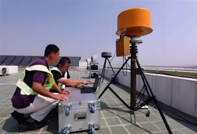 Hoe verstoort een laagvliegende drone tegenmaatregelen?